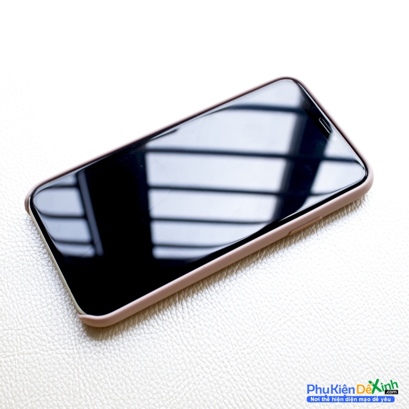 Ốp Lưng iPhone X Silicon Cover Apple Case Chính Hãng được sử dụng chất liệu nhựa tổng hợp TPU cao cấp có khả năng đàn hồi nên sẽ tránh được tác động của lực.